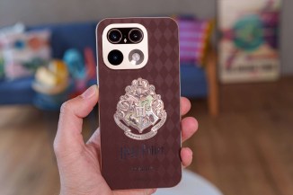 Le Realme 16 Pro Harry Potter Edition en main