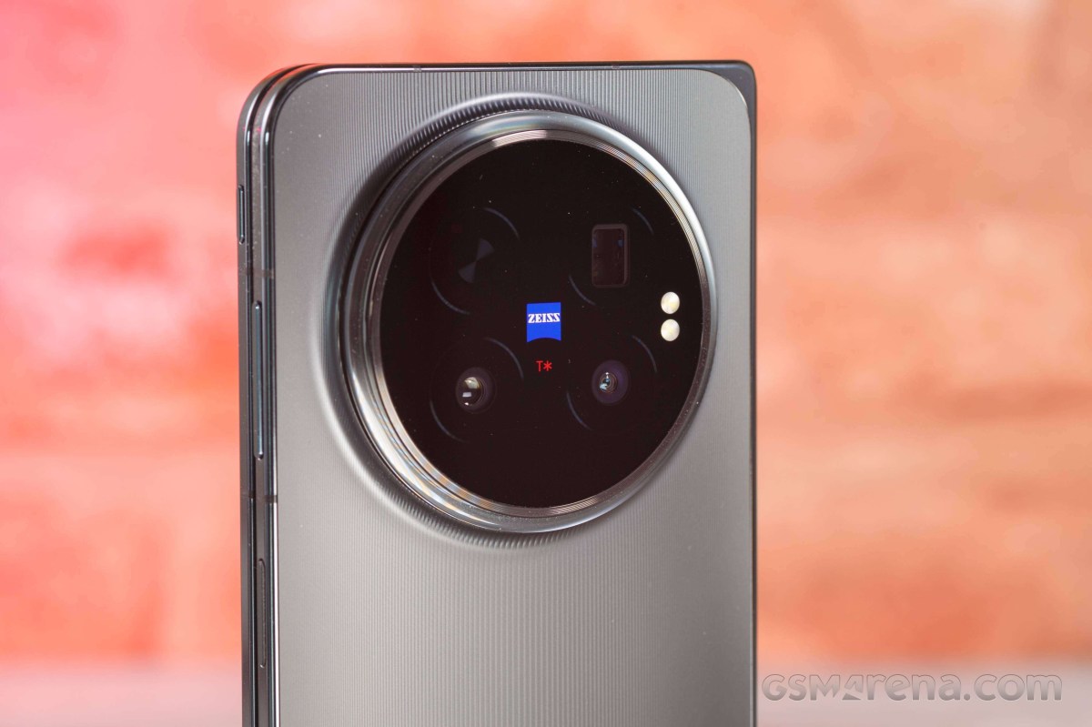 vivo X Fold6 pour examen