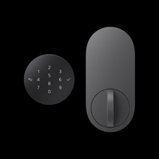 Serrure à pêne dormant intelligente LG (à gauche) et thermostat intelligent (à droite)