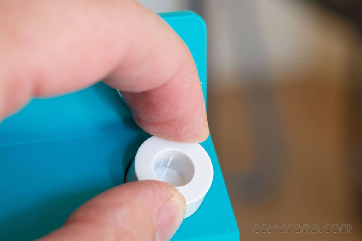 Déballage et mise en pratique du CMF Speaker S