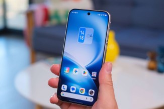Le vivo X500 Pro dans la main